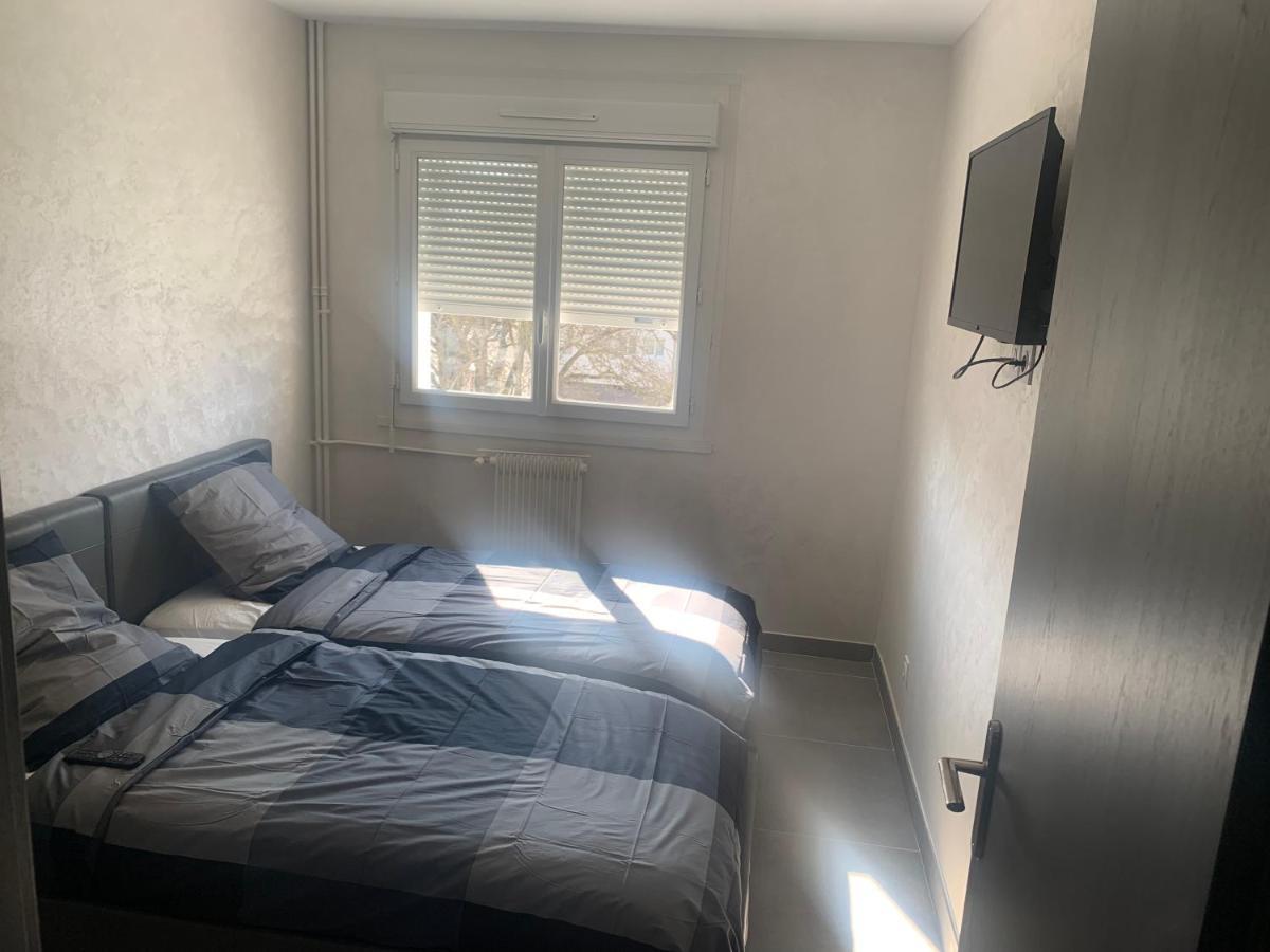 F3 Appartement 2 Chambre Un Salon Avec Wifi Saint-Jean-de-la-Ruelle Экстерьер фото